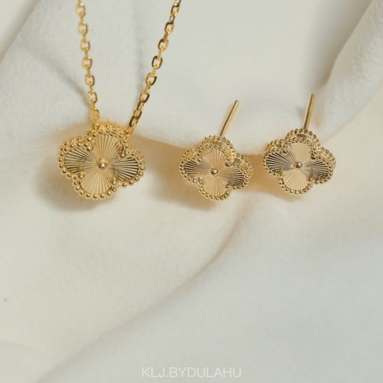 Aureate Clover 18K Set