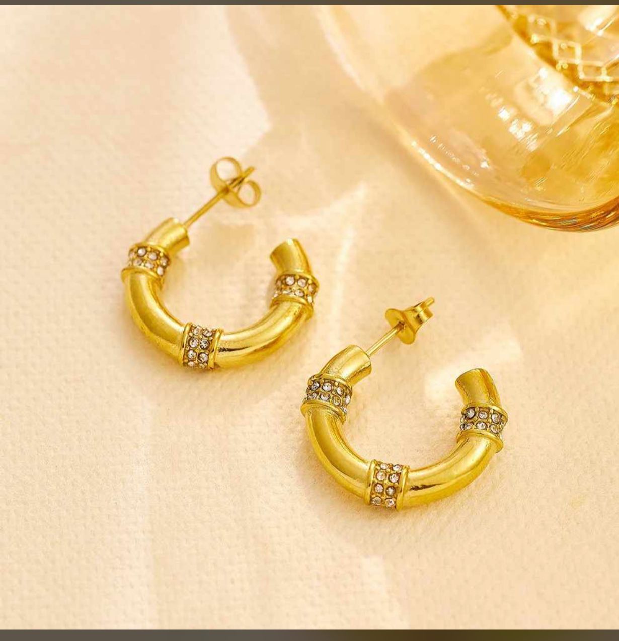 Solitaire 18K Hoops