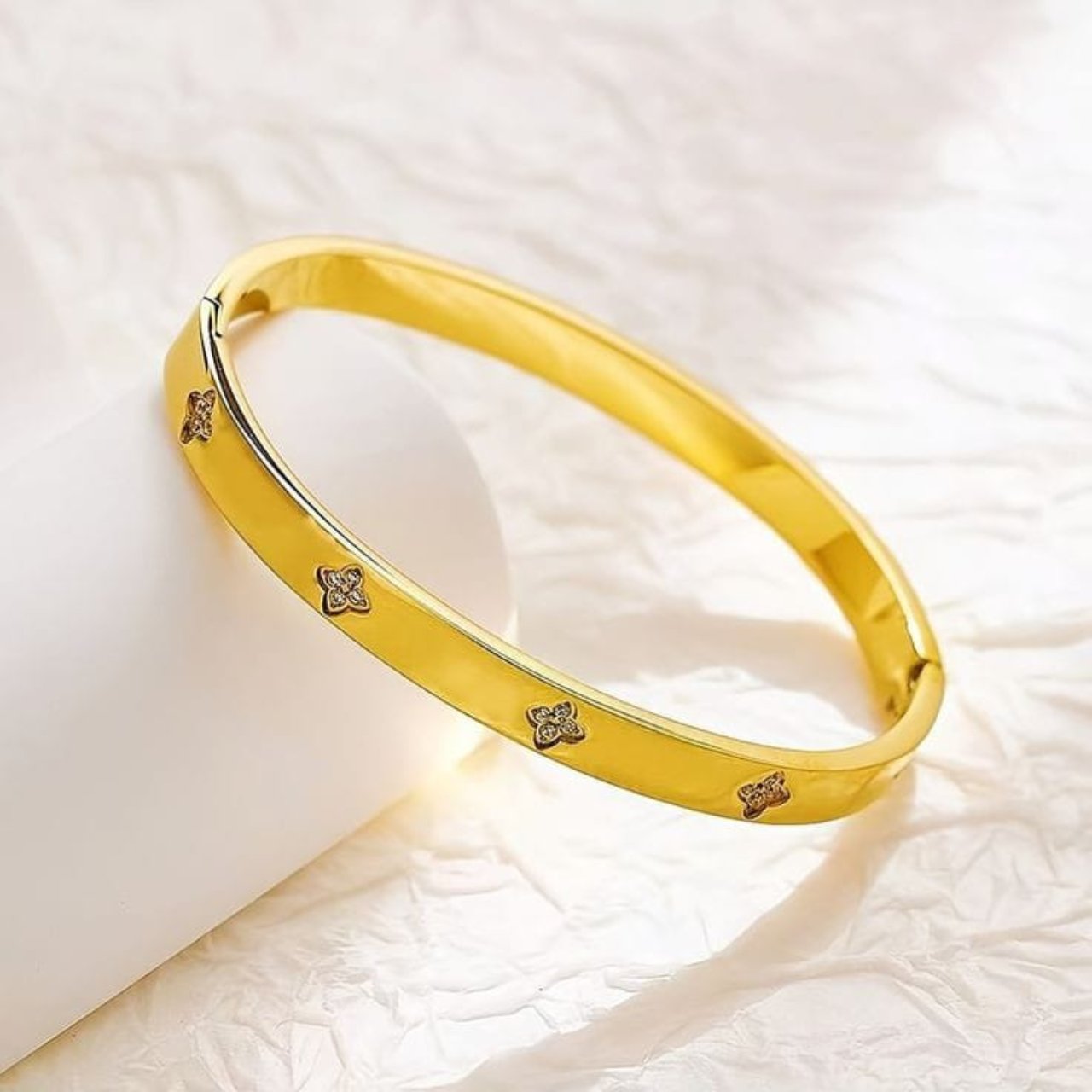 Golden Stardust 18K Cuff